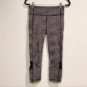 Lululemon Capri Black/White Leggings Size 6